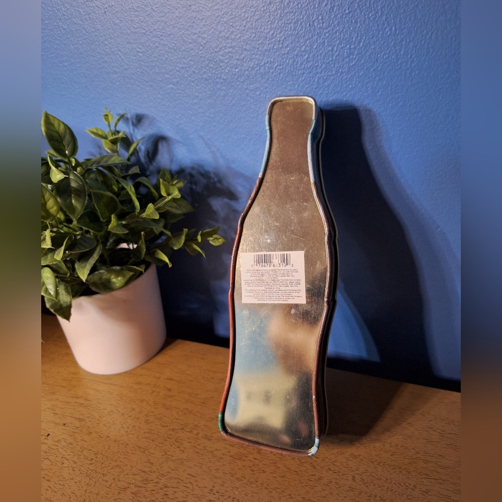 1996 9.25" COCA COLA Contour Bottle Tin - The Tin Box Company - Picture 3 of 5